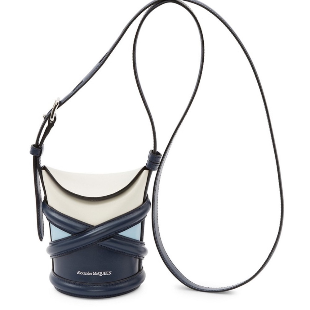 Alexander McQueen Micro Curve Leather Bucket Bag - Picture 3 of 13